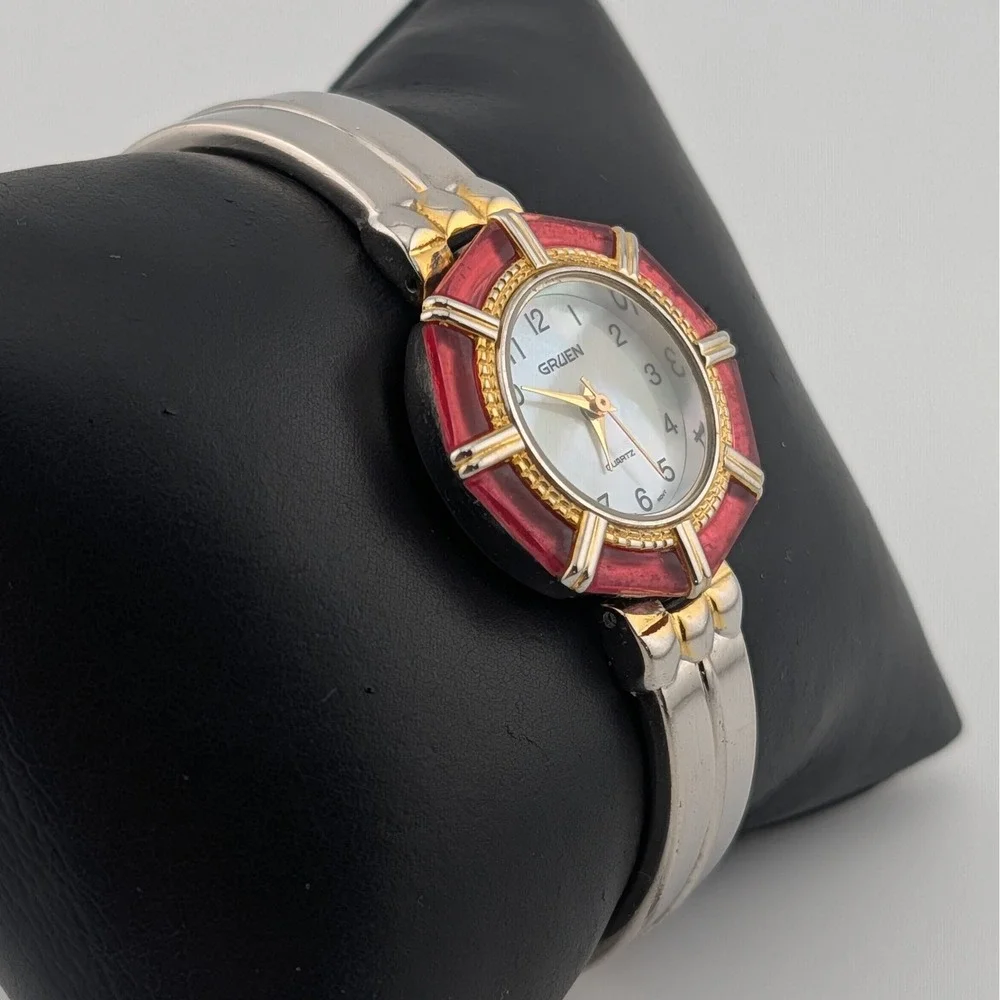 Gruen CR7183 Mother‎ of Pearl Dial Red lucite Bezel Two Tone Bangle Watch